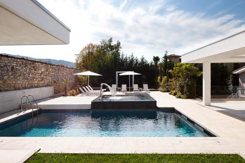 edilfare_piscina a sfioro con idromassaggio