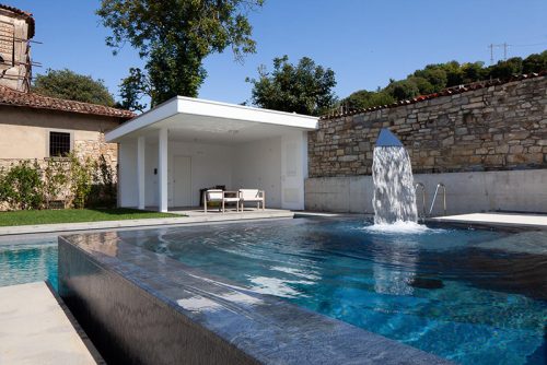 edilfare_piscina a sfioro con idromassaggio