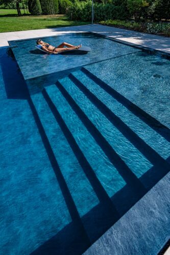 piscina con spiaggetta ingresso