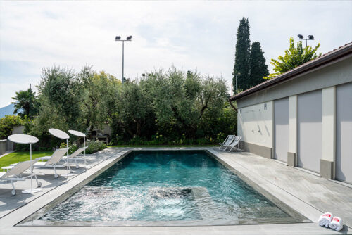 Piscina con idromasaggio